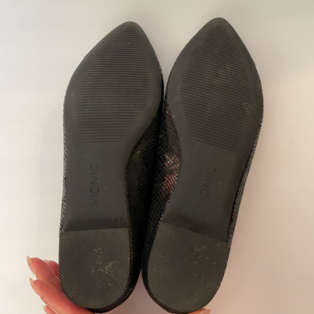 Vionic Shoes Cabello Black Snake Print Pointed Toe Flats Shoes Women's Size 7 - Picture 4 of 12